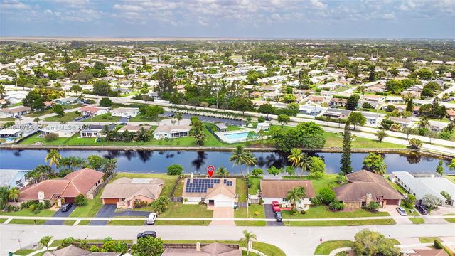 7921 NW 90th Ave, Tamarac, FL 33321