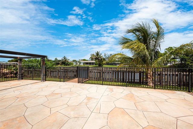 7921 NW 90th Ave, Tamarac, FL 33321
