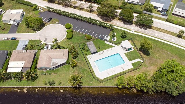 7921 NW 90th Ave, Tamarac, FL 33321