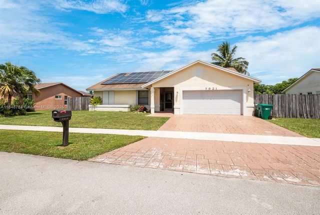 7921 NW 90th Ave, Tamarac, FL 33321