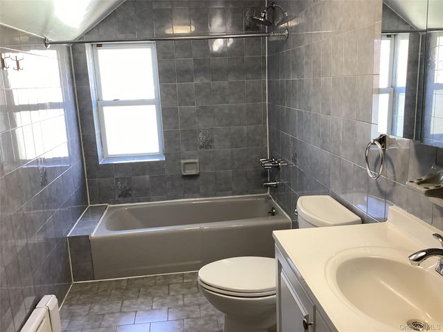 6125 185th Street, Fresh Meadows, NY 11365