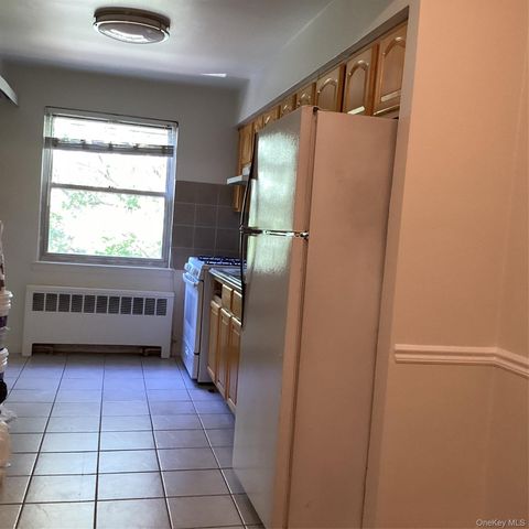 6125 185th Street, Fresh Meadows, NY 11365
