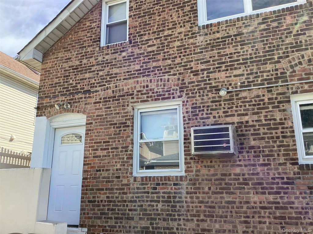 6125 185th Street, Fresh Meadows, NY 11365