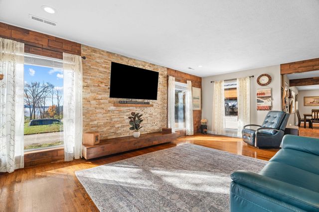 238 Dale Avenue, Hollister, MO 65672