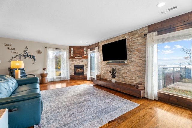 238 Dale Avenue, Hollister, MO 65672