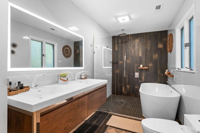 238 Dale Avenue, Hollister, MO 65672