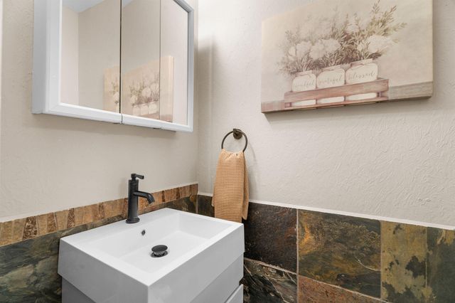 238 Dale Avenue, Hollister, MO 65672