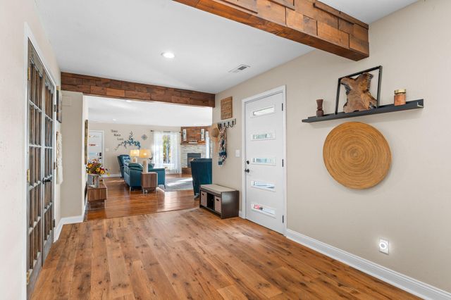 238 Dale Avenue, Hollister, MO 65672