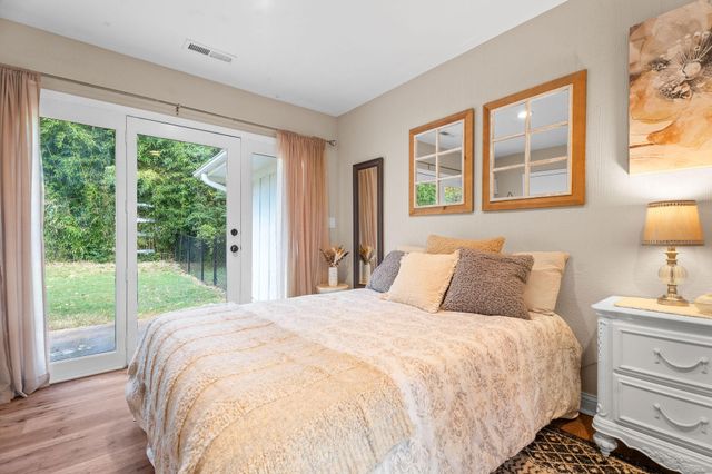 238 Dale Avenue, Hollister, MO 65672