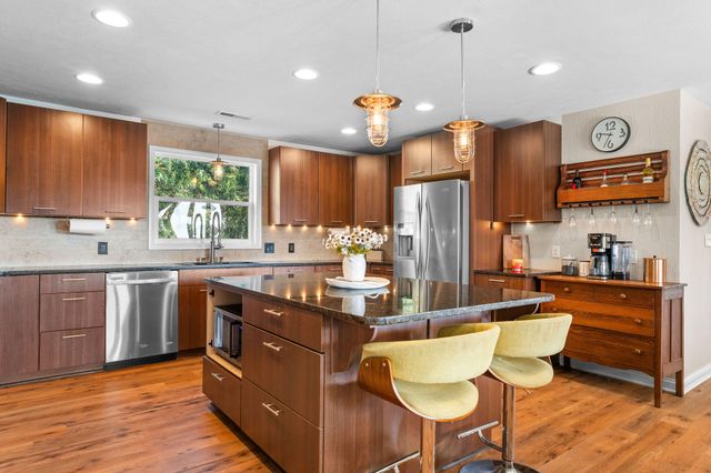 238 Dale Avenue, Hollister, MO 65672