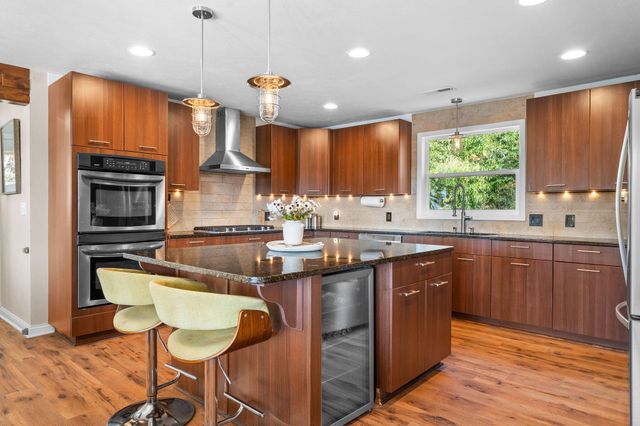 238 Dale Avenue, Hollister, MO 65672