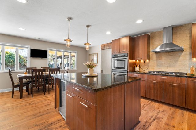 238 Dale Avenue, Hollister, MO 65672