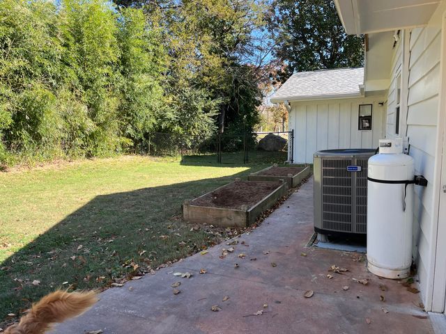 238 Dale Avenue, Hollister, MO 65672