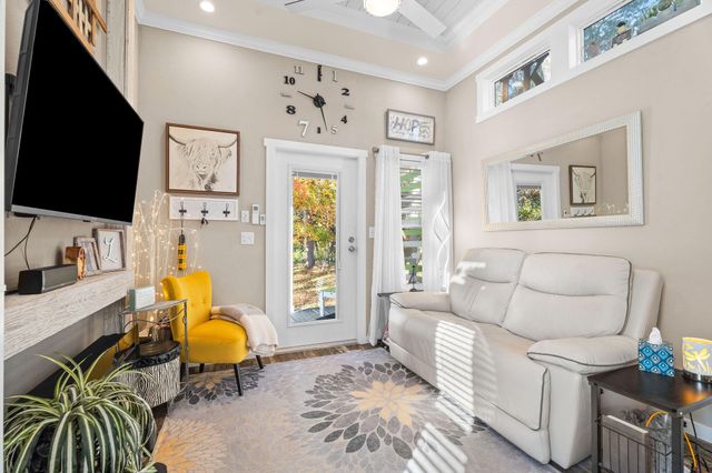 238 Dale Avenue, Hollister, MO 65672