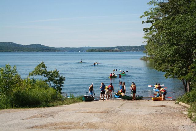 238 Dale Avenue, Hollister, MO 65672