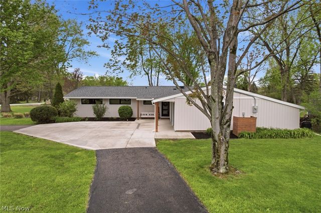 12789 Manchester Drive, Chesterland, OH 44026