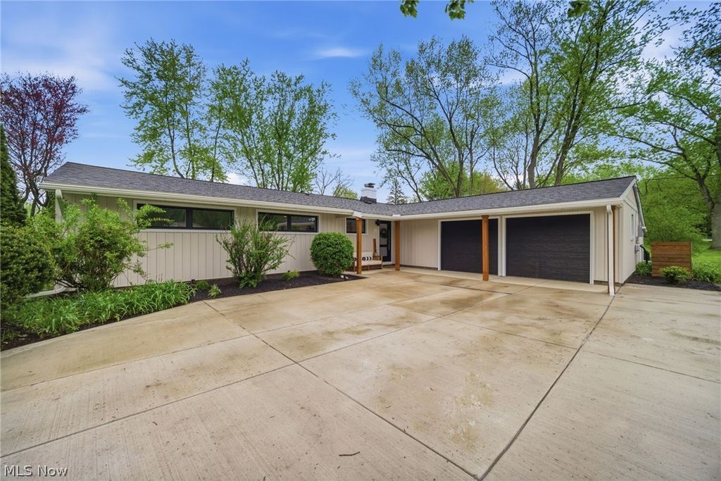 12789 Manchester Drive, Chesterland, OH 44026
