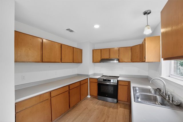 808 Park Street, Commerce, TX 75428