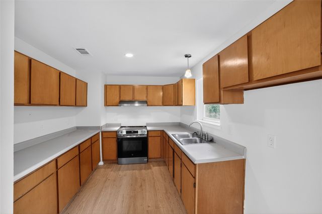 808 Park Street, Commerce, TX 75428
