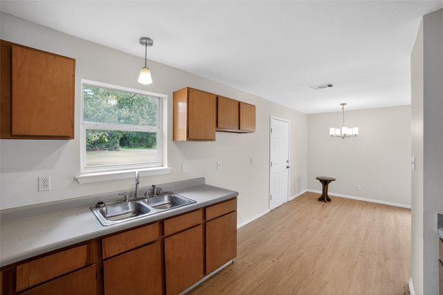 808 Park Street, Commerce, TX 75428