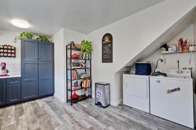 1505 17th Avenue, Santa Cruz, CA 95062