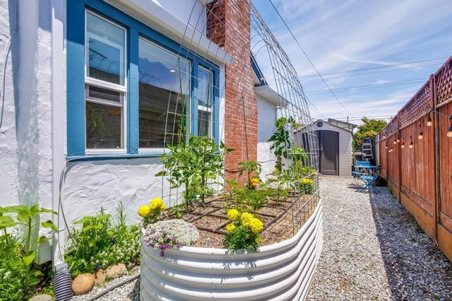 1505 17th Avenue, Santa Cruz, CA 95062