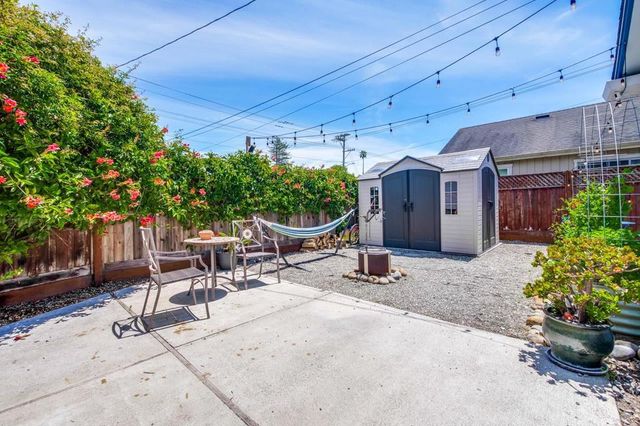 1505 17th Avenue, Santa Cruz, CA 95062