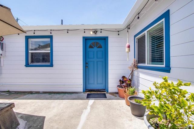 1505 17th Avenue, Santa Cruz, CA 95062