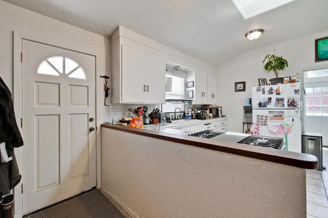 1505 17th Avenue, Santa Cruz, CA 95062