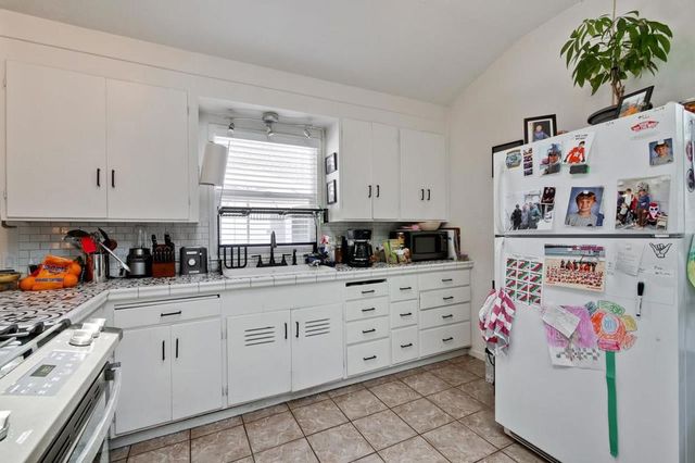 1505 17th Avenue, Santa Cruz, CA 95062