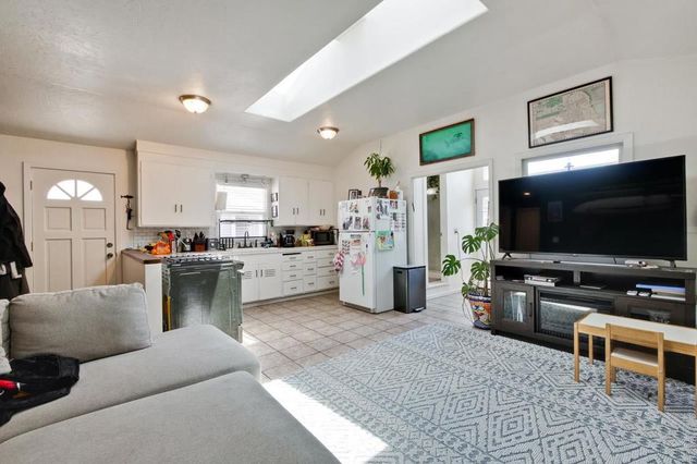 1505 17th Avenue, Santa Cruz, CA 95062