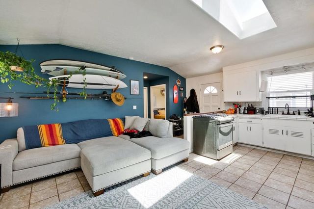 1505 17th Avenue, Santa Cruz, CA 95062