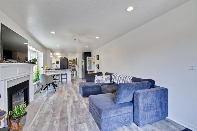 1505 17th Avenue, Santa Cruz, CA 95062