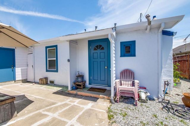 1505 17th Avenue, Santa Cruz, CA 95062
