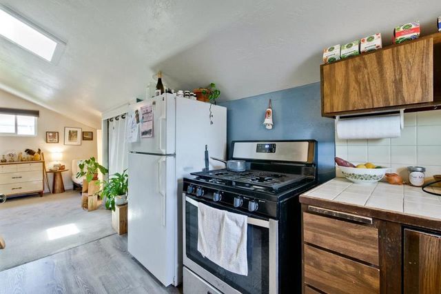 1505 17th Avenue, Santa Cruz, CA 95062