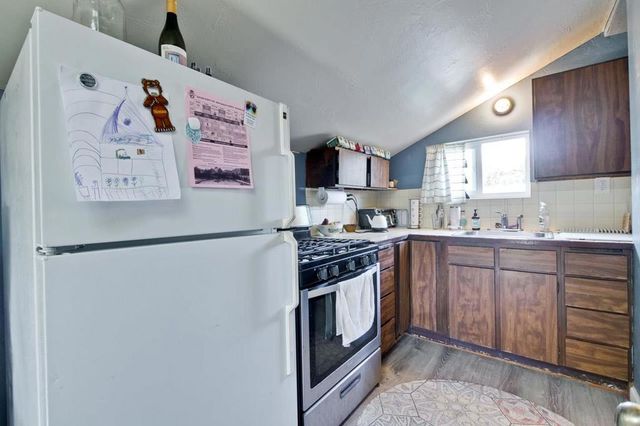 1505 17th Avenue, Santa Cruz, CA 95062