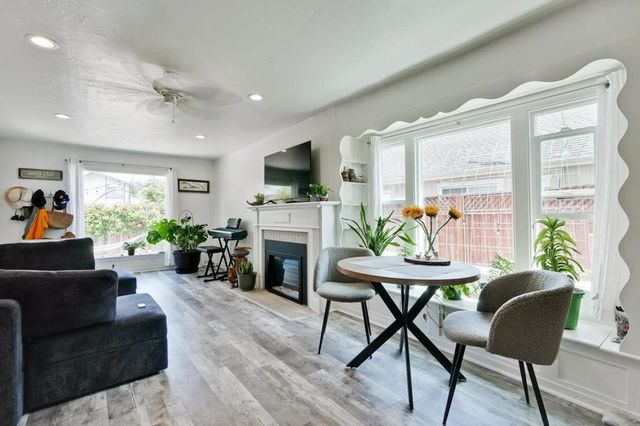 1505 17th Avenue, Santa Cruz, CA 95062