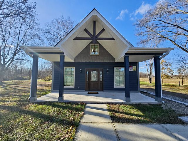 1982 S Benton Center Road, Benton Harbor, MI 49022