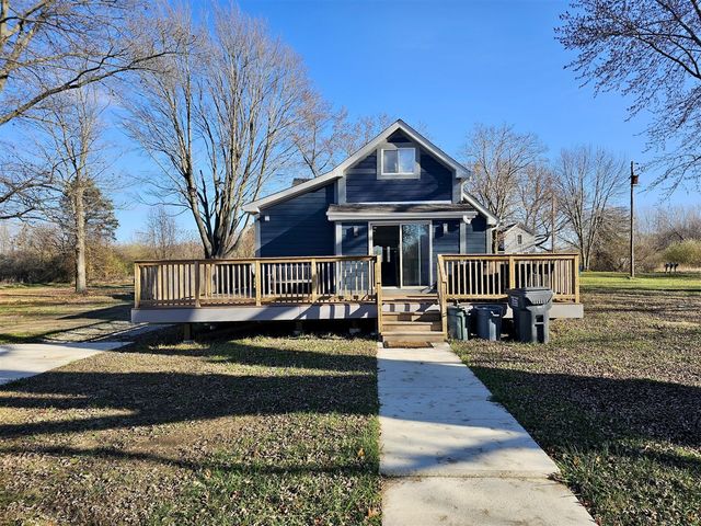 1982 S Benton Center Road, Benton Harbor, MI 49022