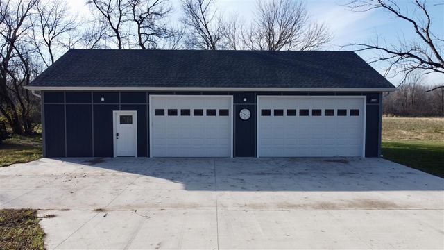 1982 S Benton Center Road, Benton Harbor, MI 49022