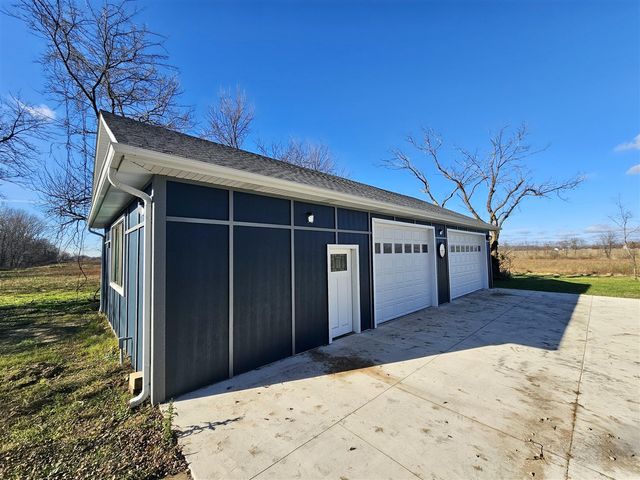 1982 S Benton Center Road, Benton Harbor, MI 49022