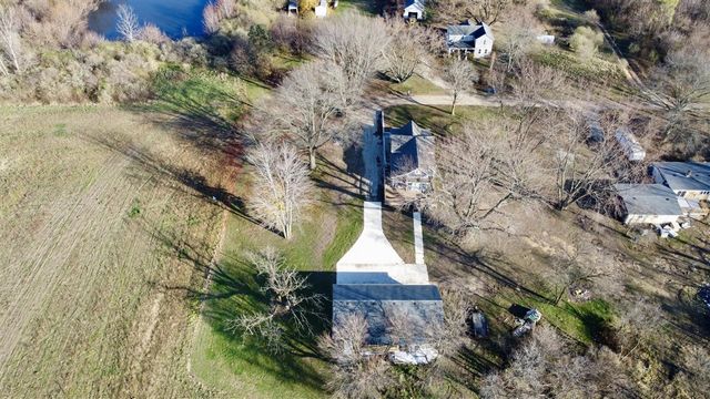 1982 S Benton Center Road, Benton Harbor, MI 49022