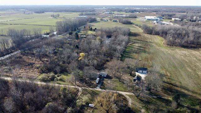 1982 S Benton Center Road, Benton Harbor, MI 49022