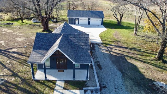 1982 S Benton Center Road, Benton Harbor, MI 49022