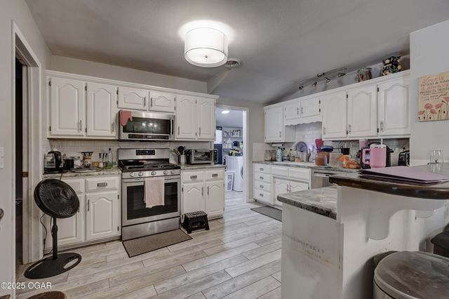 311 S Roney Court, Carl Junction, MO 64834