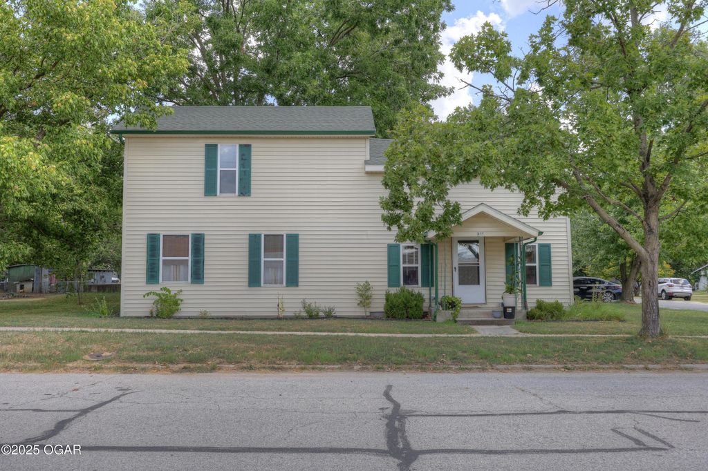 311 S Roney Court, Carl Junction, MO 64834