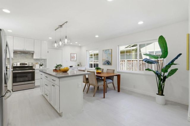 939 Kingfisher Drive, San Jose, CA 95125