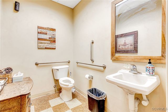 6500 Woodlake Village Cir, Midlothian, VA 23112