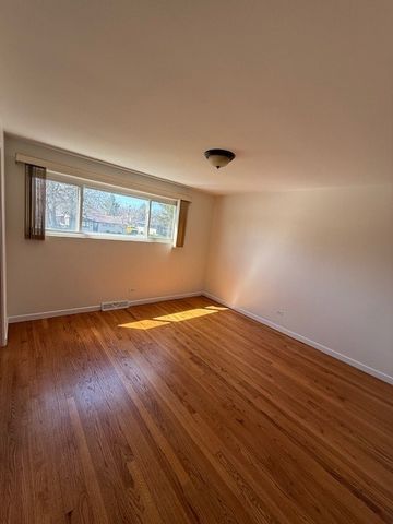 939 S Grace Street, Lombard, IL 60148