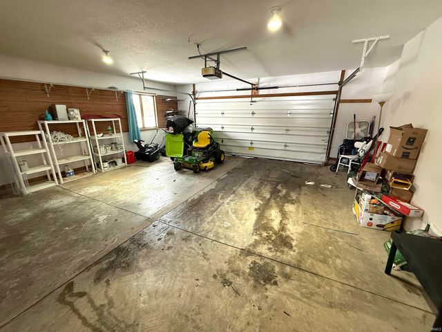 14 Millside Road, Huntington, IN 46750